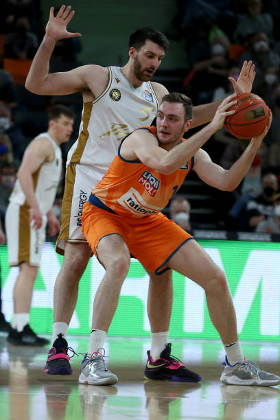 向备受关注 向备受关注