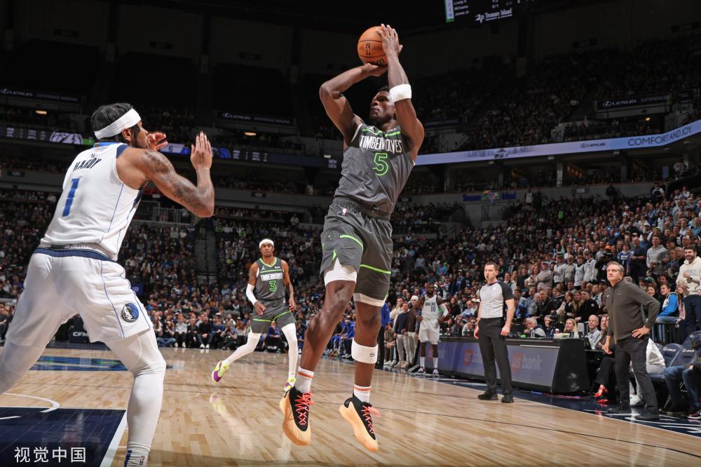 他与妻子交 他与妻子交